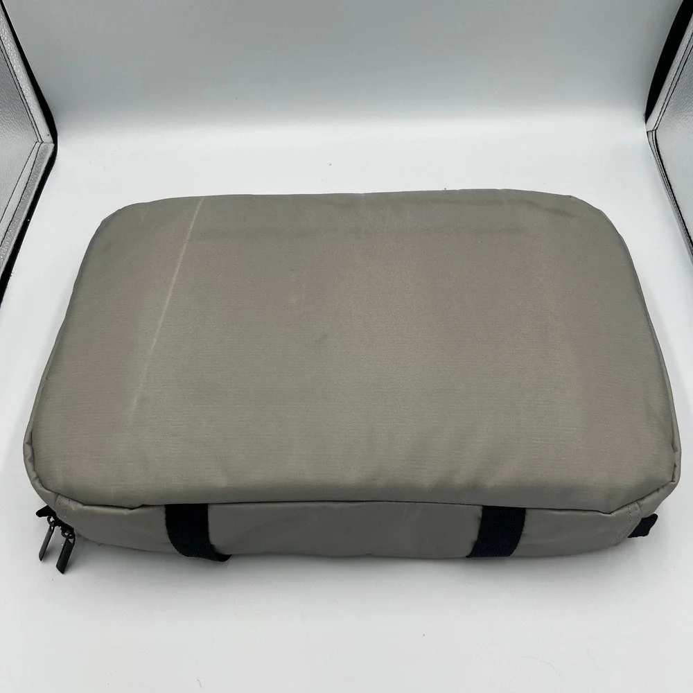 Anchor Hocking Baking Dish with Insulated Tote Unisex 3Qt Gray Good Casserole